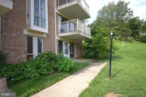 2635 FT FARNSWORTH RD #267, Alexandria, VA 22303