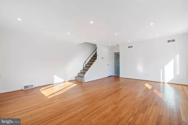 Riverdale, MD 20737,6102 MADISON ST