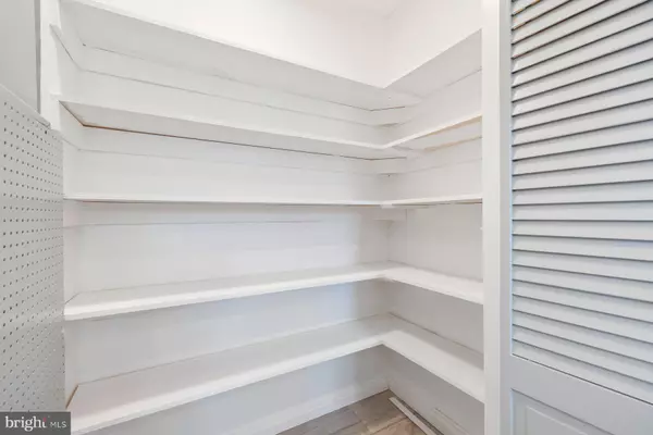 Riverdale, MD 20737,6102 MADISON ST