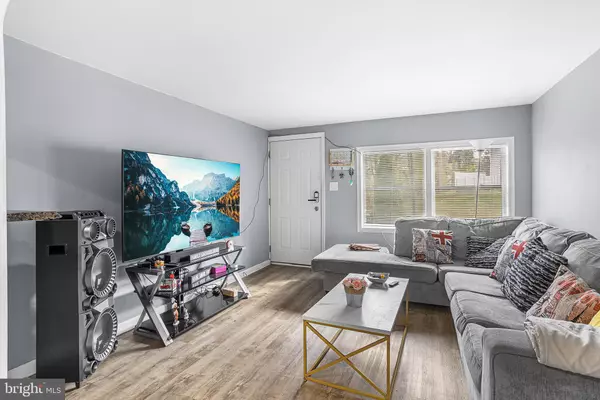 Trenton, NJ 08610,4 CREEKVIEW AVE