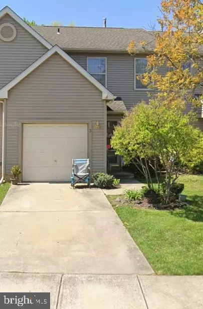 3 DEWBERRY LN, Delran, NJ 08075