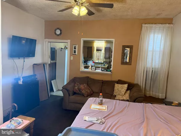 Philadelphia, PA 19134,827 E CORNWALL ST