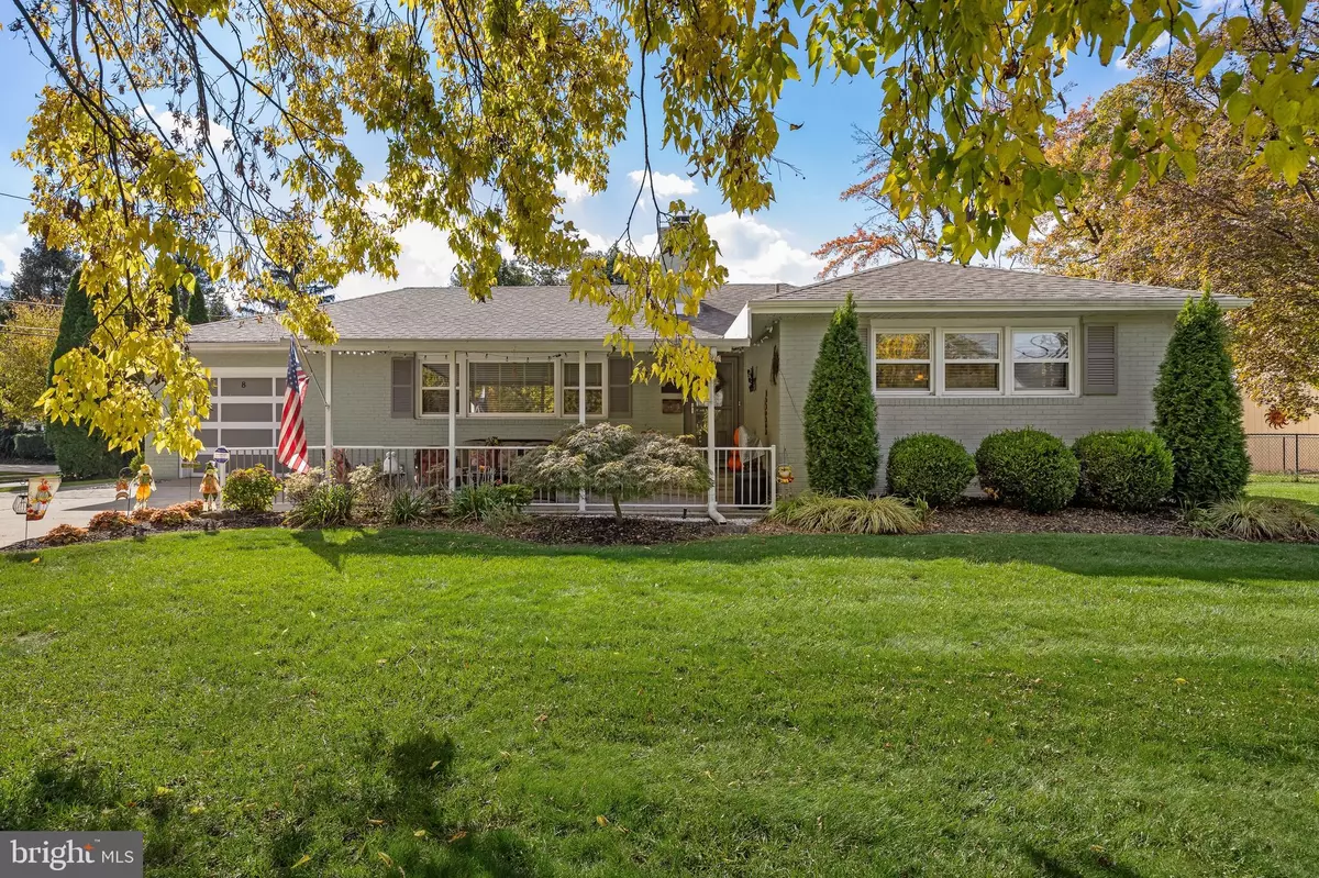 Riverton, NJ 08077,8 LINDEN AVE