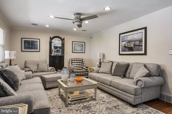 Riverton, NJ 08077,8 LINDEN AVE