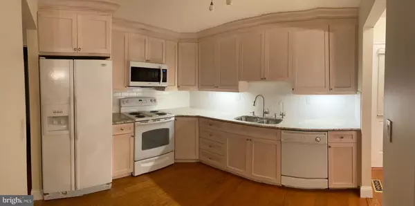 Monroe Township, NJ 08831,8-C BENJAMIN FRANKLIN DR