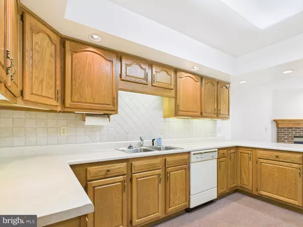 York, PA 17404,1108 VILLAGE WAY