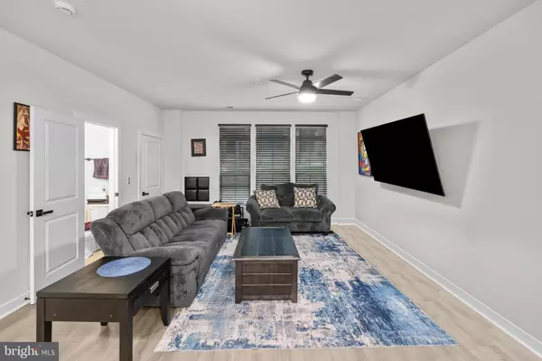 Dumfries, VA 22026,17379 HARRISON RIDGE DR