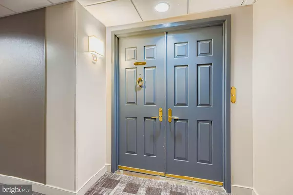 Baltimore, MD 21202,250 PRESIDENT ST #413