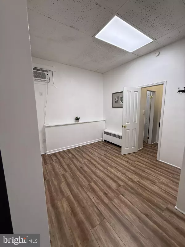 Trenton, NJ 08611,315 HUDSON ST