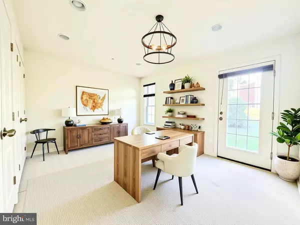 Laurel, MD 20723,9918 VEILED DAWN