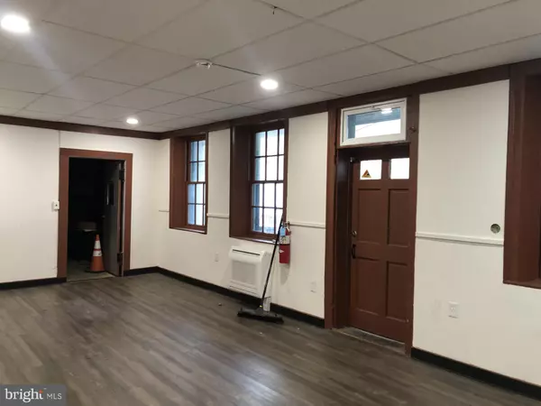 Columbia, PA 17512,141 LOCUST ST