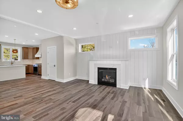 Edgewater, MD 21037,1123 SHORE DR