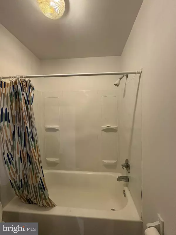 Laurel Springs, NJ 08021,38 BROADWAY #C