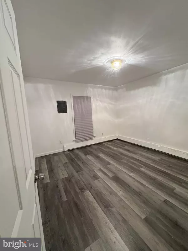 Laurel Springs, NJ 08021,38 BROADWAY #C