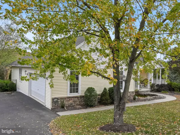 Orwigsburg, PA 17961,521 LAKE FRONT DR