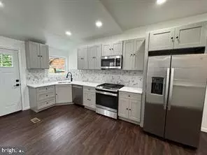 Philadelphia, PA 19134,3083 EMERALD ST