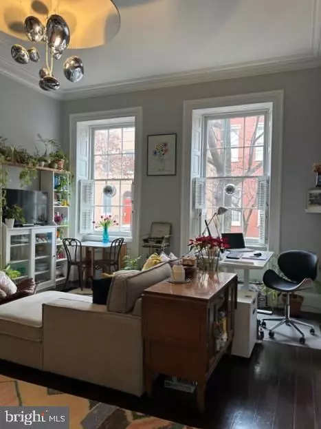 Philadelphia, PA 19106,277 S 4TH ST #1F