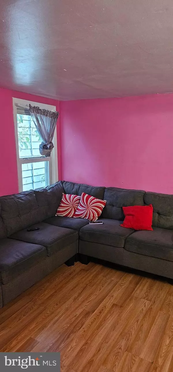 Trenton, NJ 08611,826 S CLINTON AVE