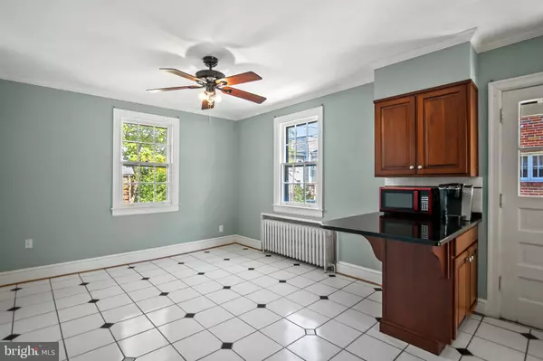 Arlington, VA 22205,4739 16TH ST N