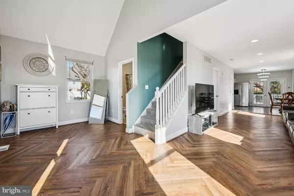 Bellmawr, NJ 08031,165 HALL AVENUE