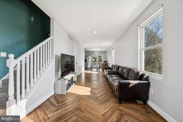 Bellmawr, NJ 08031,165 HALL AVENUE