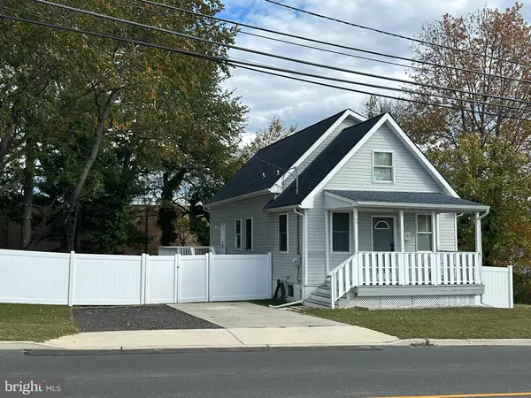 Bellmawr, NJ 08031,165 HALL AVENUE