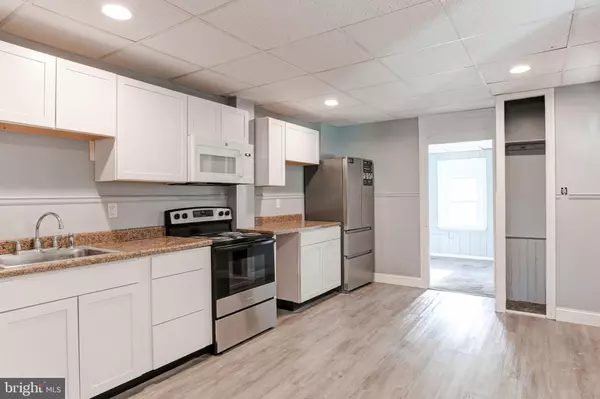 Lemoyne, PA 17043,302 S FRONT ST #1 (FIRST FLOOR)