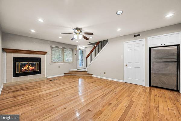 Chesterbrook, PA 19087,358 NEW MARKET CT