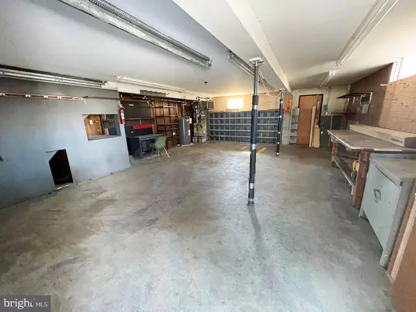 Coatesville, PA 19320,2411 E LINCOLN HWY