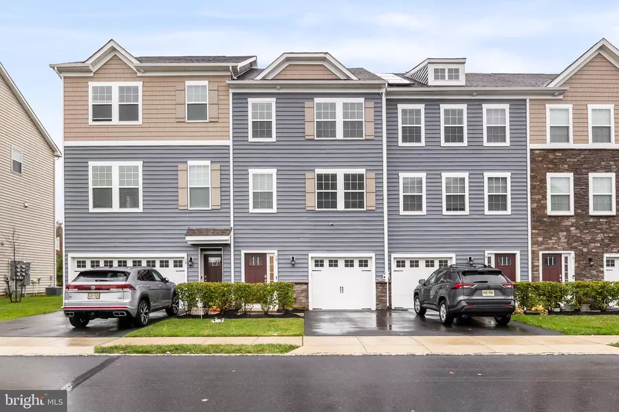 10 NAPLES LN, Mount Laurel, NJ 08054