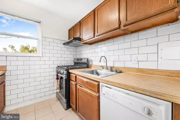 Hyattsville, MD 20781,3823 HAMILTON ST #B-303