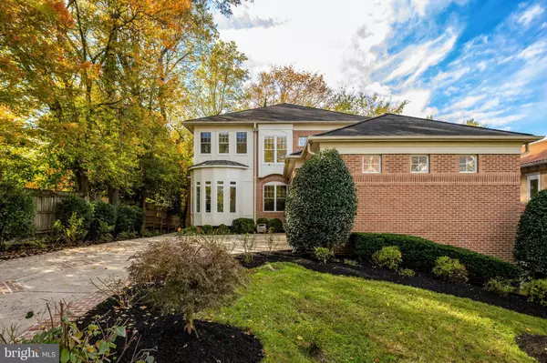 Mclean, VA 22101,6941 PINE CREST AVE