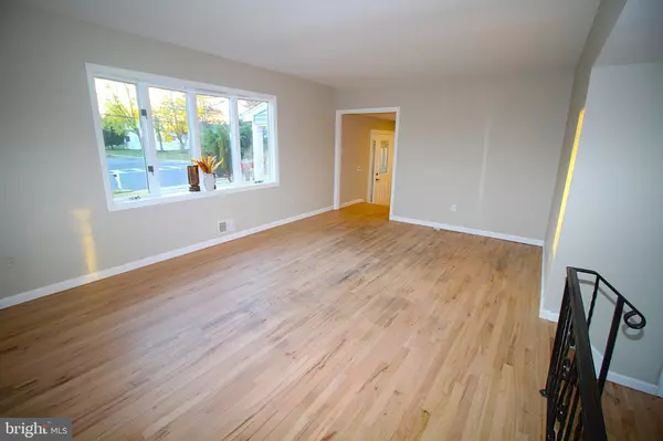 Hamilton, NJ 08619,18 WOLFPACK RD