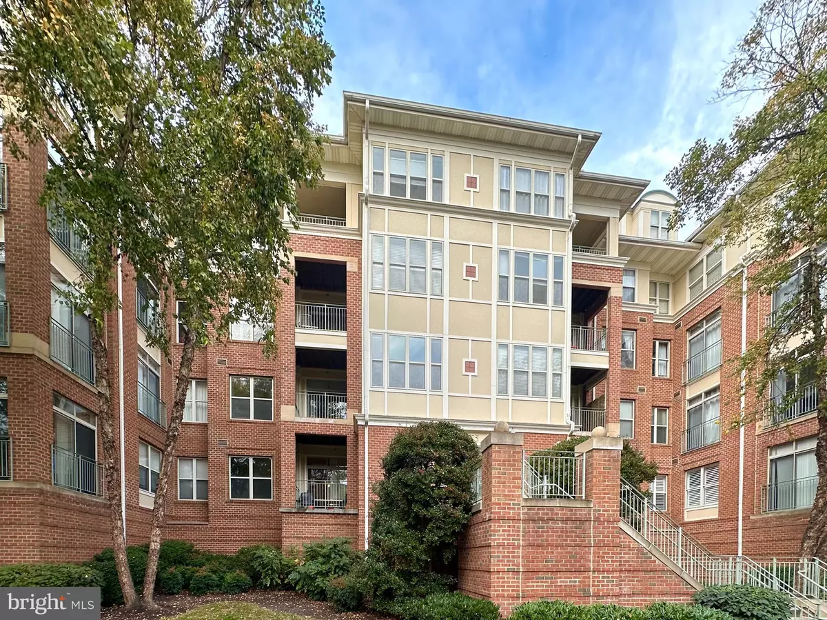 Reston, VA 20190,11775 STRATFORD HOUSE PL #206