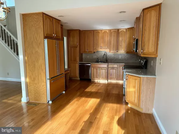 Medford, NJ 08055,32 HILLTOP LN