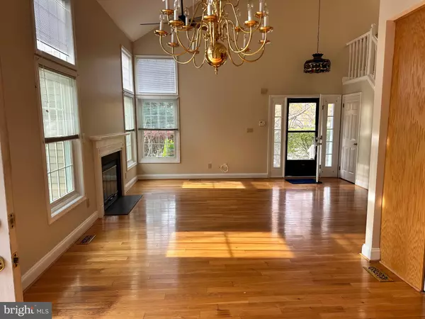 Medford, NJ 08055,32 HILLTOP LN