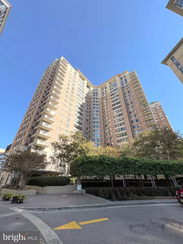 Arlington, VA 22203,851 N GLEBE RD #604