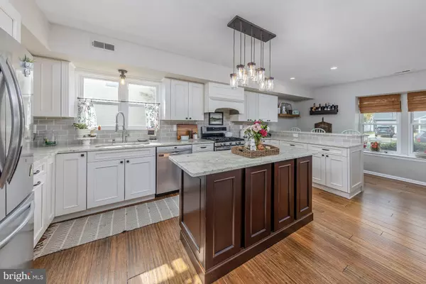 Marlton, NJ 08053,108 MEADOWVIEW CIR