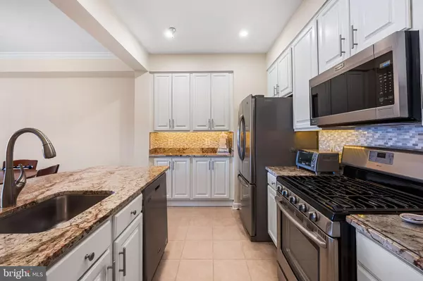 Fairfax, VA 22030,10328 SAGER AVE #424