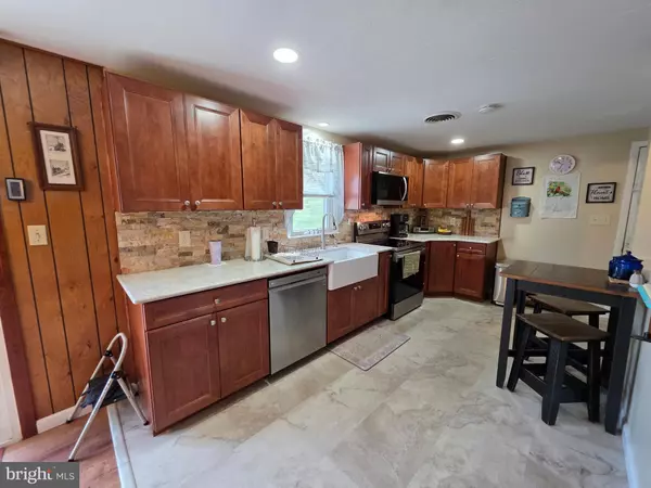 Berkeley Springs, WV 25411,951 JOHNSONS MILL RD