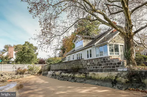Penns Grove, NJ 08069,22 DELAWARE AVE