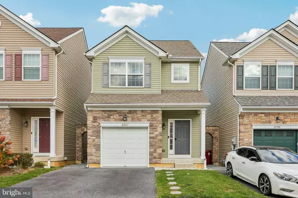 2201 HUNTINGTON LN, Easton, PA 18040