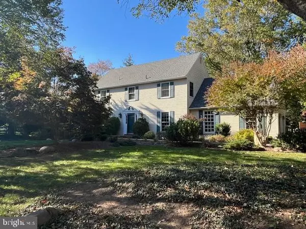 Ewing, NJ 08628,4 LOCKE CT