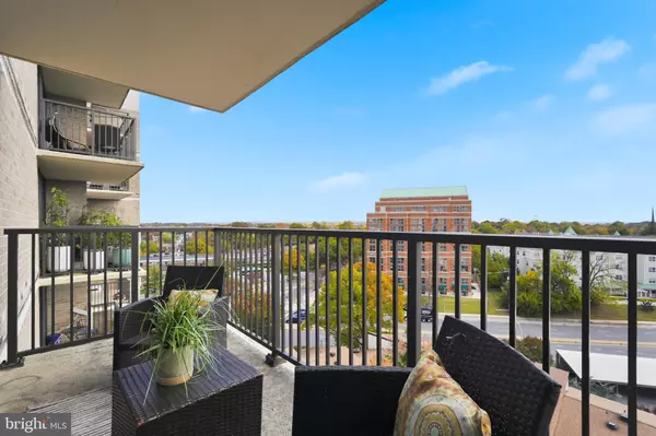 Rockville, MD 20850,4 MONROE ST #4-1104