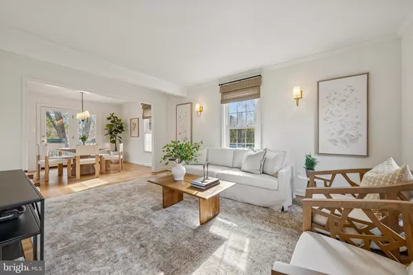 Vienna, VA 22180,2839 KNOLLSIDE LN