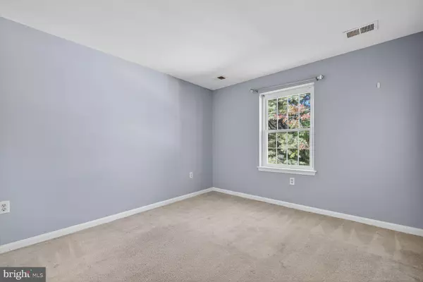 Gaithersburg, MD 20879,18318 STREAMSIDE DR #302