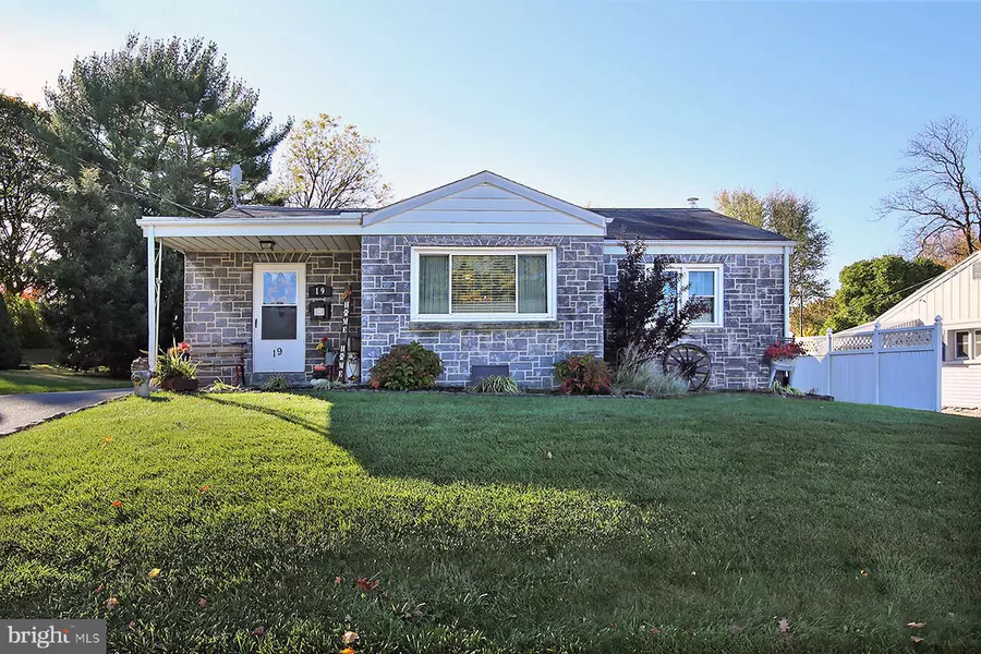 19 KLEIN AVE, Lebanon, PA 17042