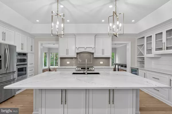 Oakton, VA 22124,2501 EASIE ST