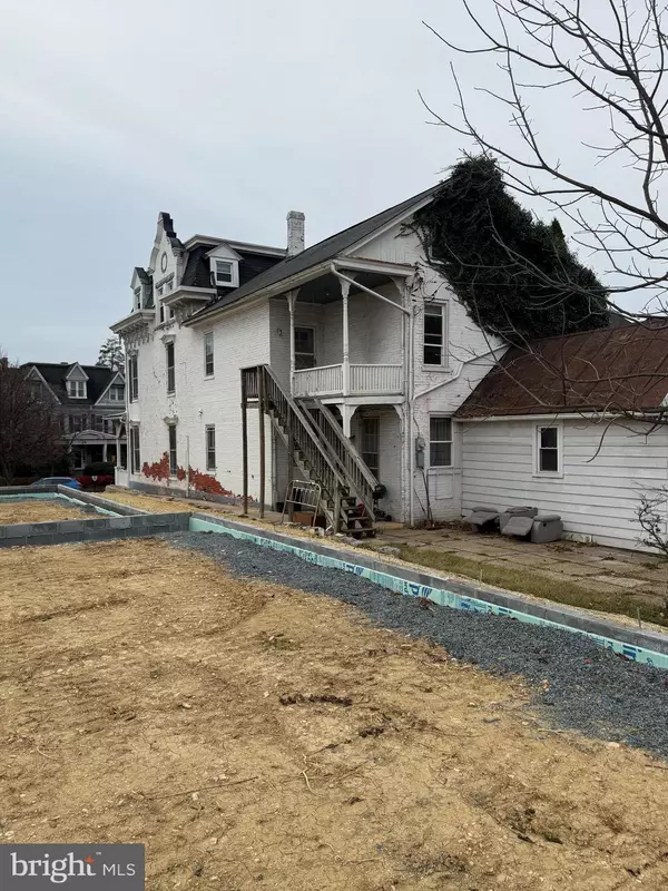 Waynesboro, PA 17268,145 W W MAIN STREET