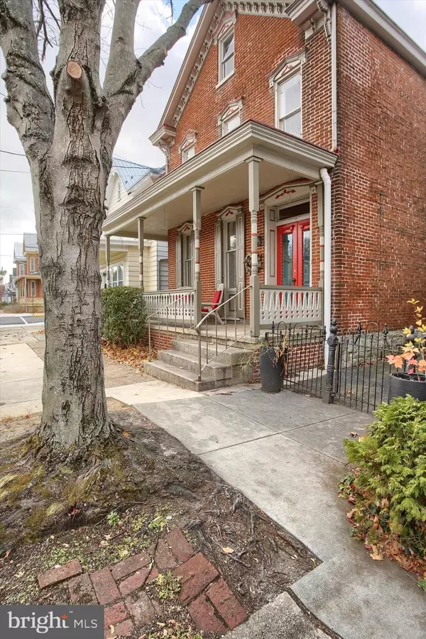 Carlisle, PA 17013,272 S PITT ST